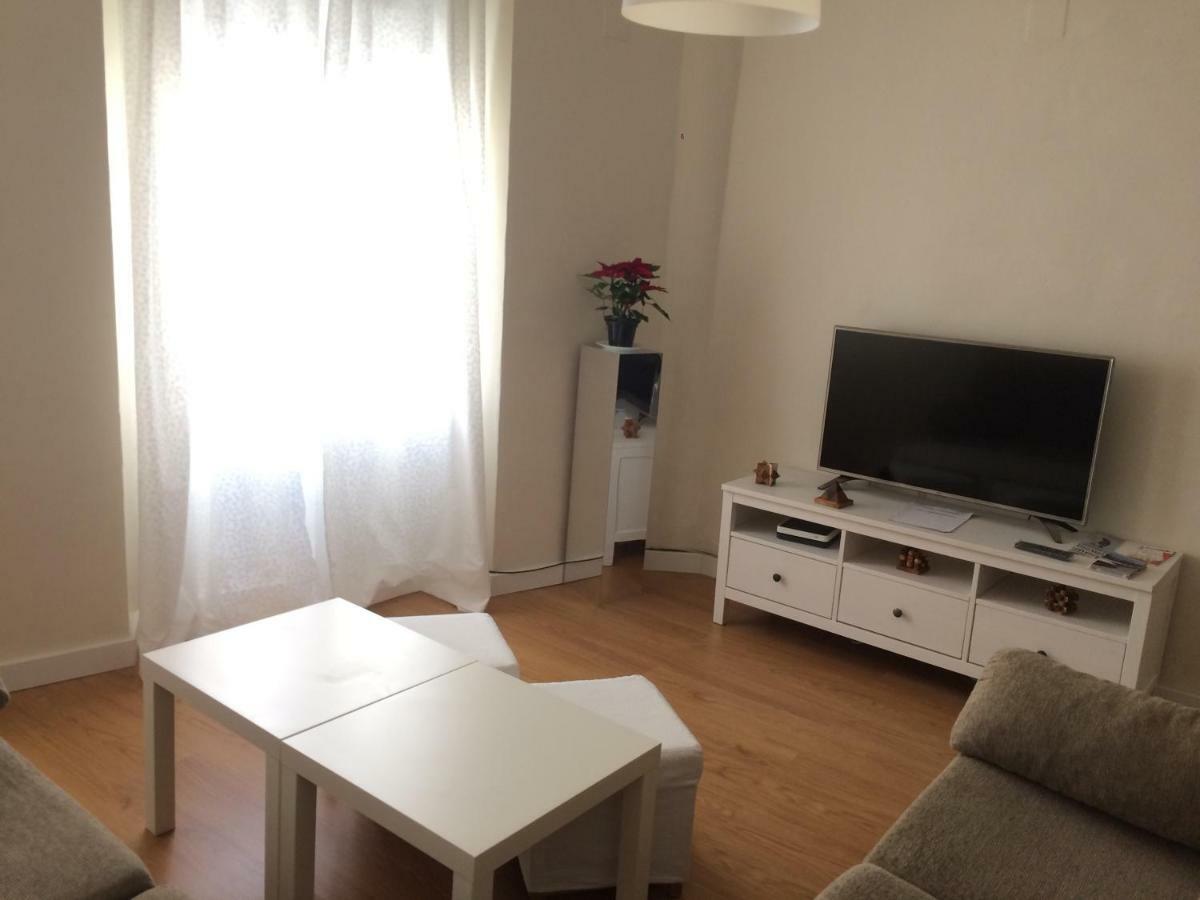 세비야 Peris Mencheta 아파트 외부 사진